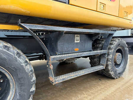 Escavatori gommati 2015 Caterpillar M318F (13)