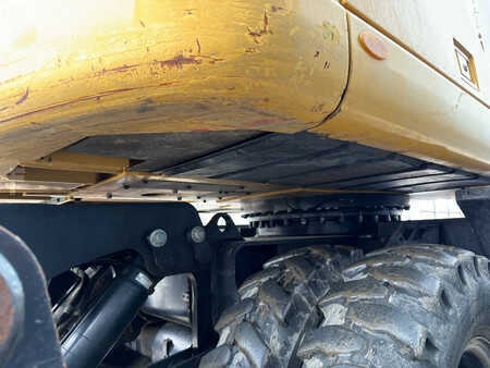 Escavatori gommati 2015 Caterpillar M318F (16)