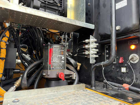 Escavatori gommati 2015 Caterpillar M318F (32)