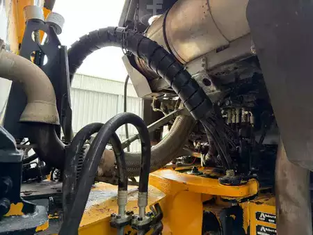 Nivelohjatut dumpperit 2013 Volvo A30F (12)