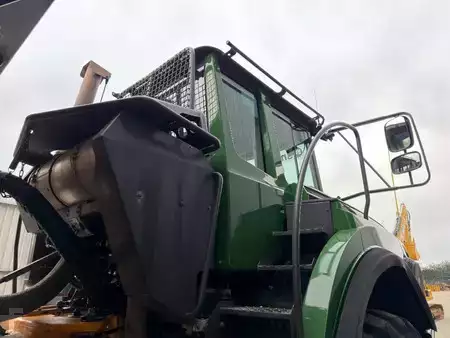 Nivelohjatut dumpperit 2013 Volvo A30F (14)