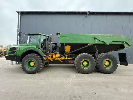 Nivelohjatut dumpperit 2013 Volvo A30F (2)