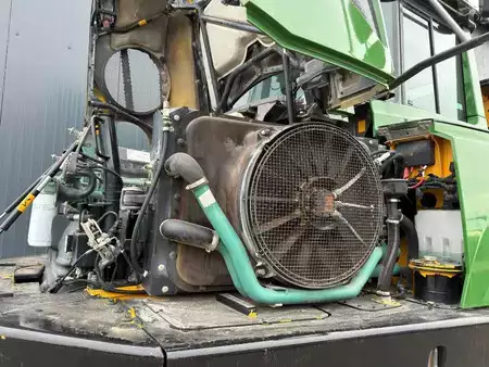 Nivelohjatut dumpperit 2013 Volvo A30F (21)