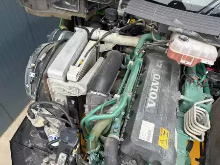 Nivelohjatut dumpperit 2013 Volvo A30F (22)