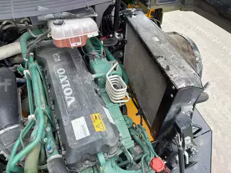 Nivelohjatut dumpperit 2013 Volvo A30F (23)