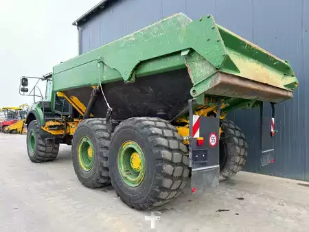 Nivelohjatut dumpperit 2013 Volvo A30F (3)