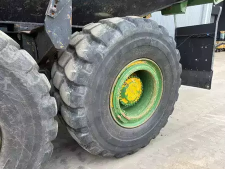 Nivelohjatut dumpperit 2013 Volvo A30F (30)