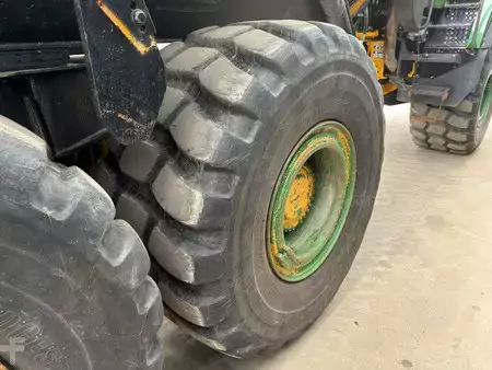 Nivelohjatut dumpperit 2013 Volvo A30F (32)