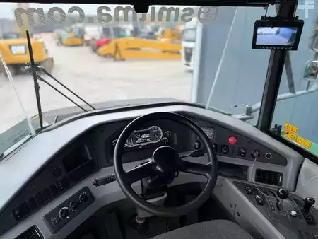 Nivelohjatut dumpperit 2013 Volvo A30F (34)