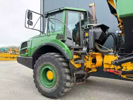 Nivelohjatut dumpperit 2013 Volvo A30F (6)