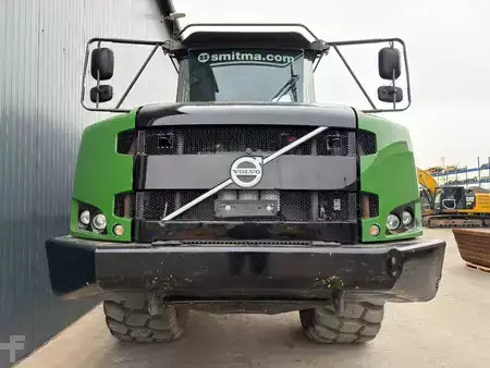 Nivelohjatut dumpperit 2013 Volvo A30F (9)