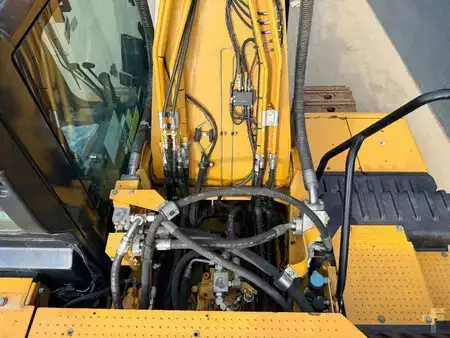 Kedjegraver 2020 Caterpillar 330 07B (28)