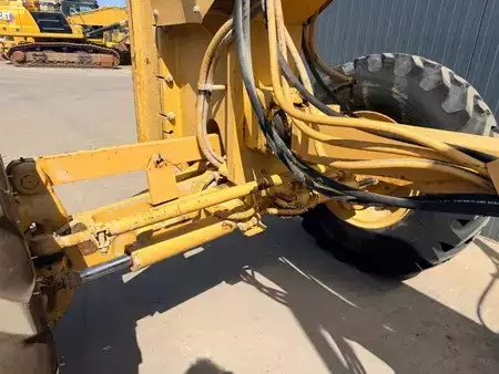 Grejdry 1997 Caterpillar 140H (19)