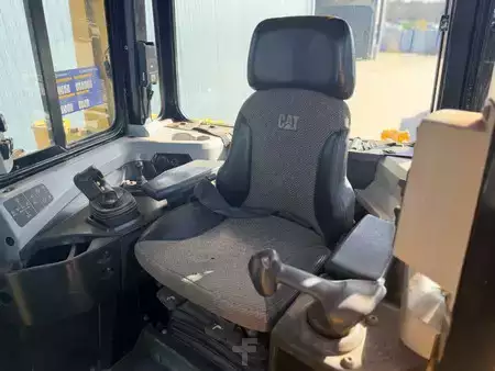 Buldożery 2016 Caterpillar D6T XL (12)