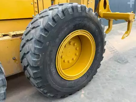 Grejdry 2011 Caterpillar 140M2 (32)