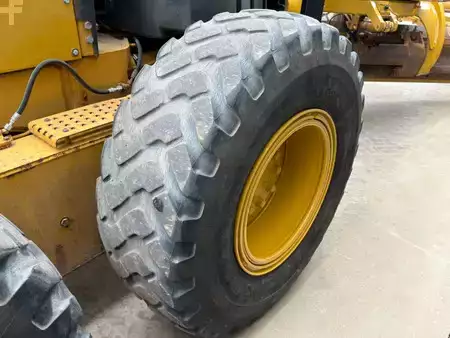 Grejdry 2011 Caterpillar 140M2 (34)