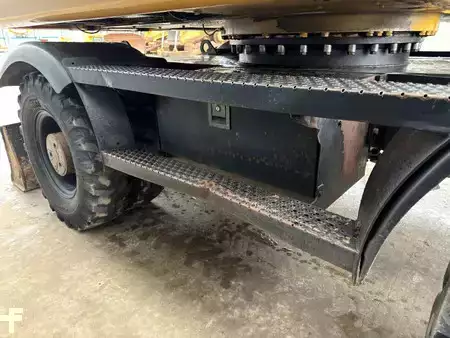 Mobilní bagry 2011 Caterpillar M316D (17)