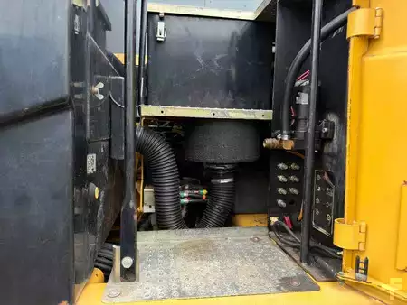 Mobilní bagry 2011 Caterpillar M316D (21)