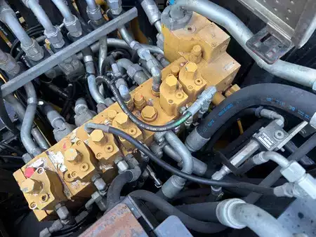 Mobilní bagry 2011 Caterpillar M316D (24)