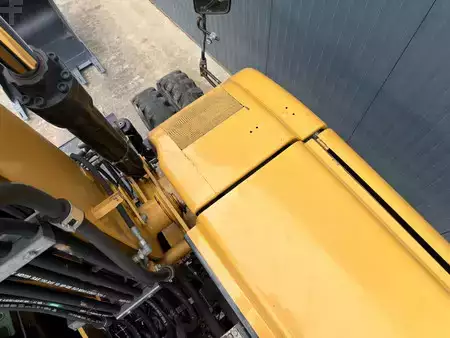 Mobilní bagry 2011 Caterpillar M316D (28)