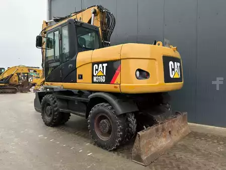 Mobilní bagry 2011 Caterpillar M316D (3)