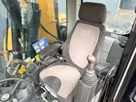 Mobilní bagry 2011 Caterpillar M316D (34)