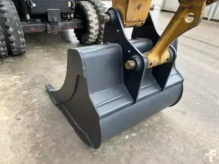 Mobilní bagry 2011 Caterpillar M316D (9)