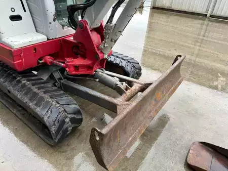 Mini-koparki 2010 Takeuchi TB235 (17)