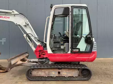 Mini-koparki 2010 Takeuchi TB235 (21)