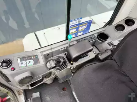 Mini-koparki 2010 Takeuchi TB235 (24)