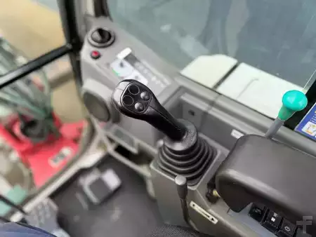 Mini-koparki 2010 Takeuchi TB235 (25)