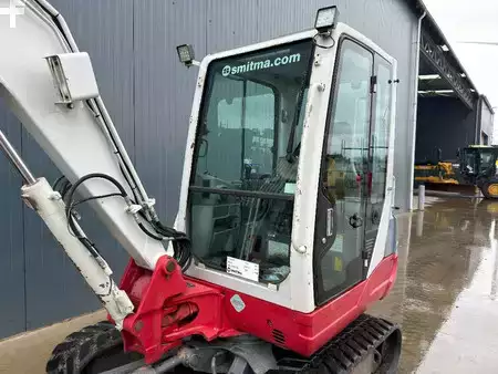 Mini-koparki 2010 Takeuchi TB235 (6)