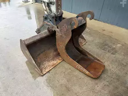 Mini-koparki 2010 Takeuchi TB235 (8)