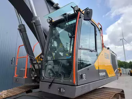 Pelles sur chenilles 2023 Volvo EC300E L | Only 2000 Hours! (12)