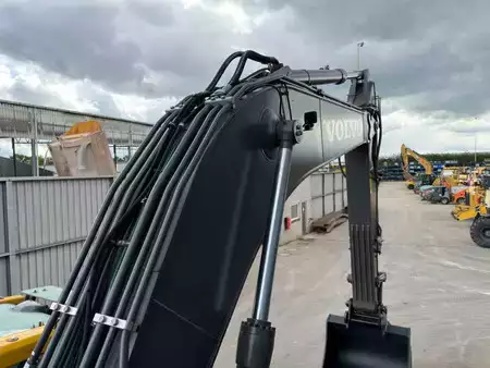 Pelles sur chenilles 2023 Volvo EC300E L | Only 2000 Hours! (28)