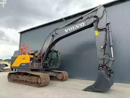 Pelles sur chenilles 2023 Volvo EC300E L | Only 2000 Hours! (3)