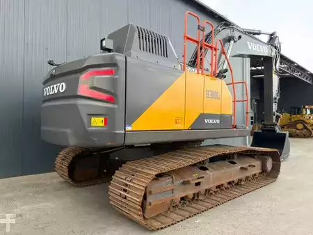 Pelles sur chenilles 2023 Volvo EC300E L | Only 2000 Hours! (4)