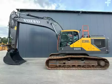 Pelles sur chenilles 2023 Volvo EC300E L | Only 2000 Hours! (5)