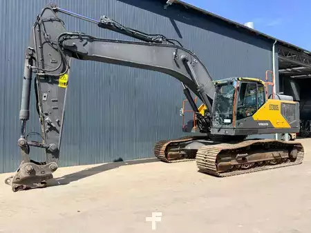 Rupsgraafmachines 2022 Volvo EC300E L (1)