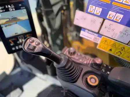 Rupsgraafmachines 2022 Caterpillar 315 07B (39)