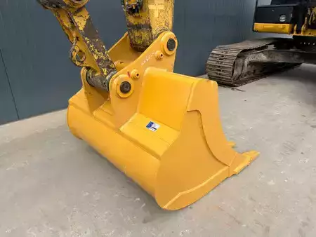 Rupsgraafmachines 2012 Caterpillar 323EL VA (10)