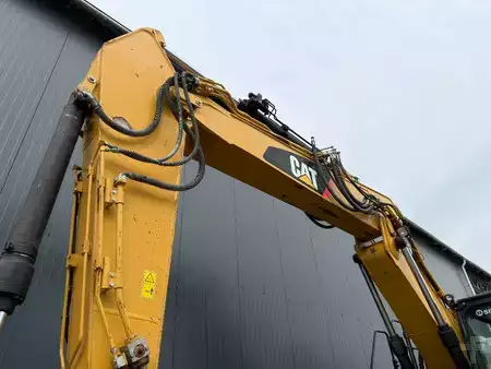 Rupsgraafmachines 2012 Caterpillar 323EL VA (12)