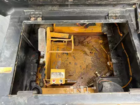 Rupsgraafmachines 2012 Caterpillar 323EL VA (15)