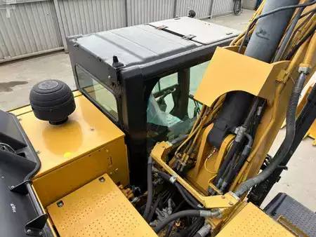 Rupsgraafmachines 2012 Caterpillar 323EL VA (17)