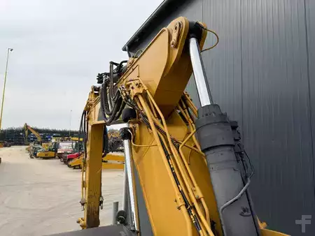 Rupsgraafmachines 2012 Caterpillar 323EL VA (21)