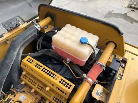 Rupsgraafmachines 2012 Caterpillar 323EL VA (25)