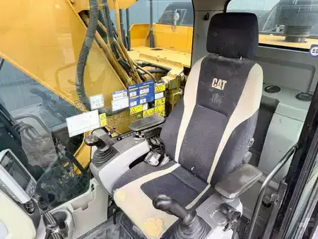 Rupsgraafmachines 2012 Caterpillar 323EL VA (35)