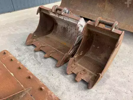 Mini-koparki 2017 Takeuchi TB230 (11)