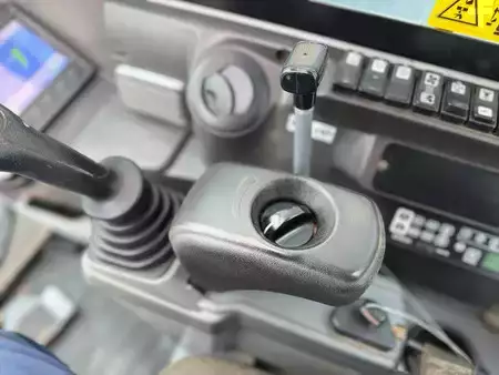 Mini-koparki 2017 Takeuchi TB230 (37)