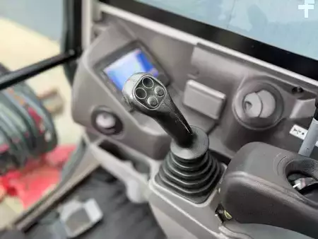 Mini-koparki 2017 Takeuchi TB230 (38)